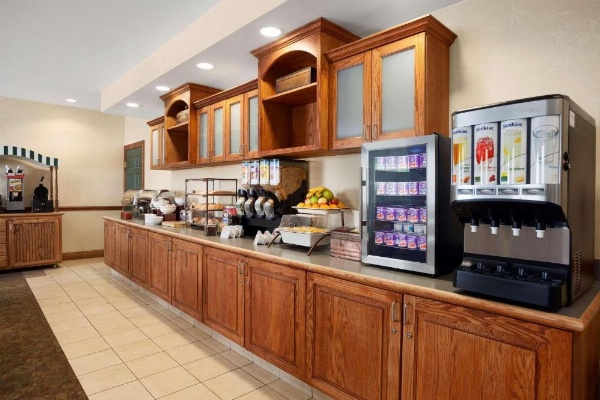 Country Inn & Suites by Radisson, Ithaca, NY image 12